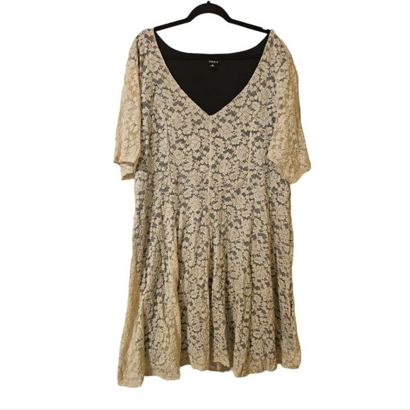 SOLD!! TORRID Cream Lace Overlay V-Neck Skater Dress - Size 4 - Picture 1 of 7